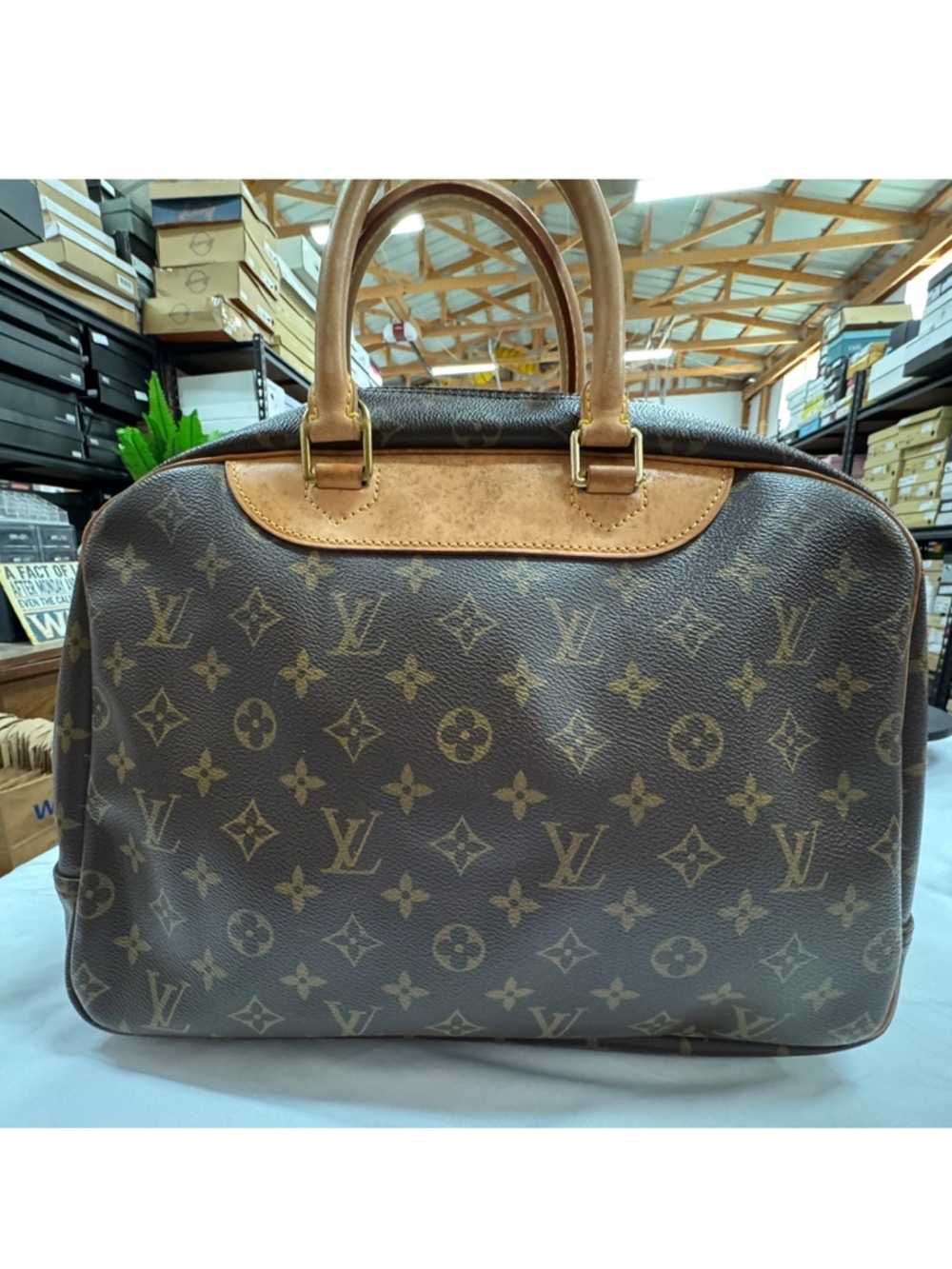Louis Vuitton vintage Brown Monogram Deauville bag. EUC - Picture 3 of 10